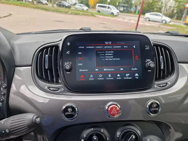 Fiat 500 1.0 Hybrid Dolcevita 2021 Hybride Benzine 25