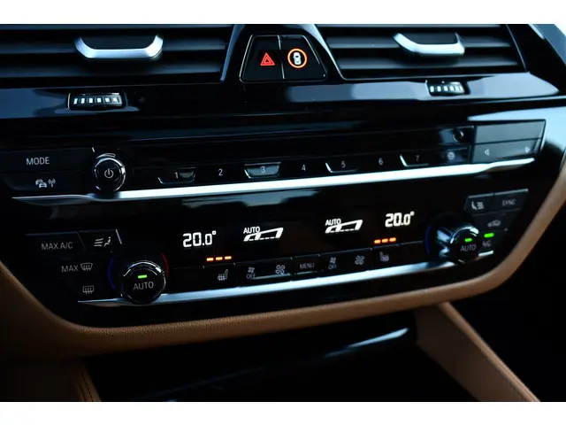 BMW 5 Serie 545e xDrive M-Sport 2021 Hybride Benzine 35