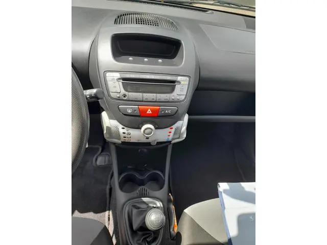Peugeot 107 1.0 Access Accent 2013 Benzine 2