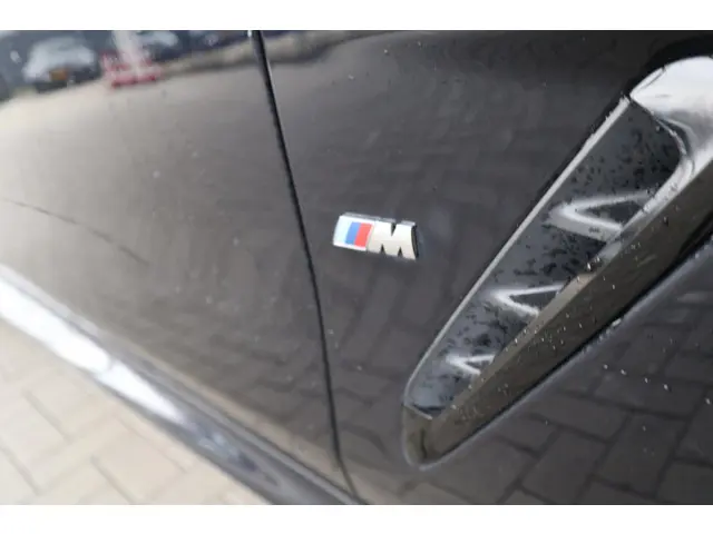 BMW X3 xDrive30e 2023 Hybride Benzine 12