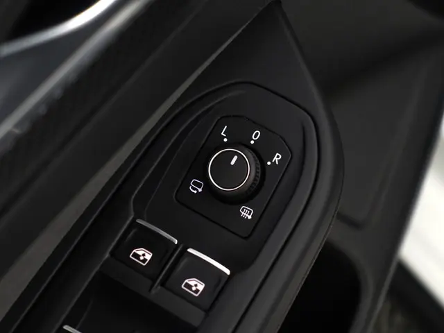 Volkswagen Golf 1.5 eTSI R Line Aut- 2020 Hybride Benzine 22