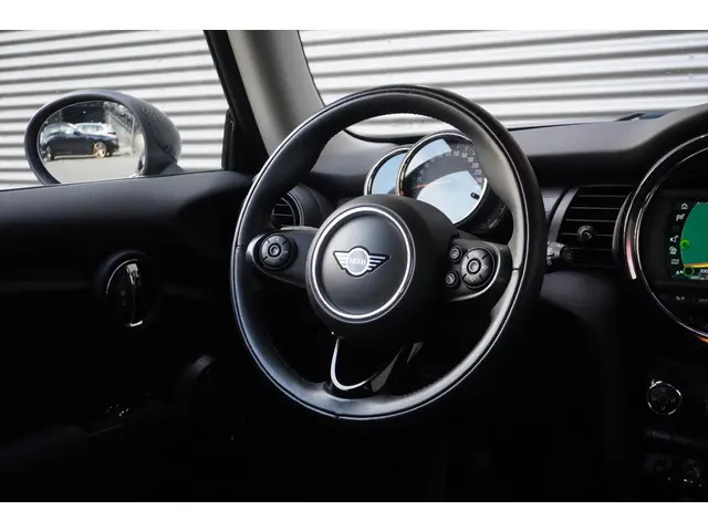 MINI 3-Deurs Cooper C 2019 Benzine 17