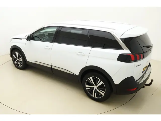 Peugeot 5008 1.2 PureTech Allure 2018 Benzine 4