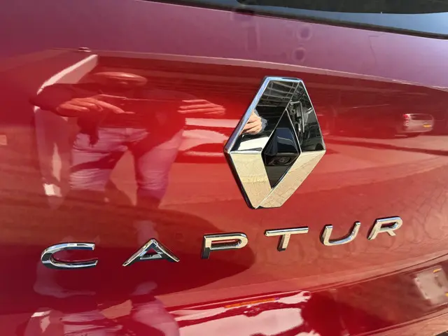 Renault Captur 1.3 TCe 140pk EDC Techno!! 2024 Benzine 7