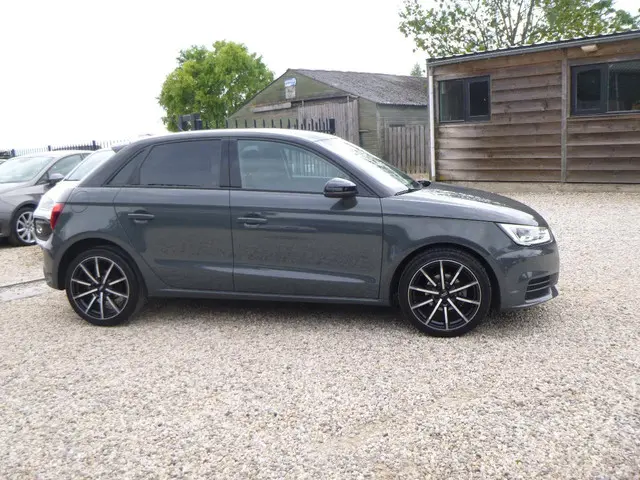 Audi A1 Sportback 1.0 TFSI 2018 Benzine 2