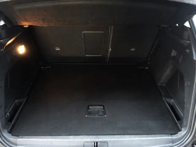 Peugeot 3008 1.2 PureTech Allure- 2018 Benzine 31