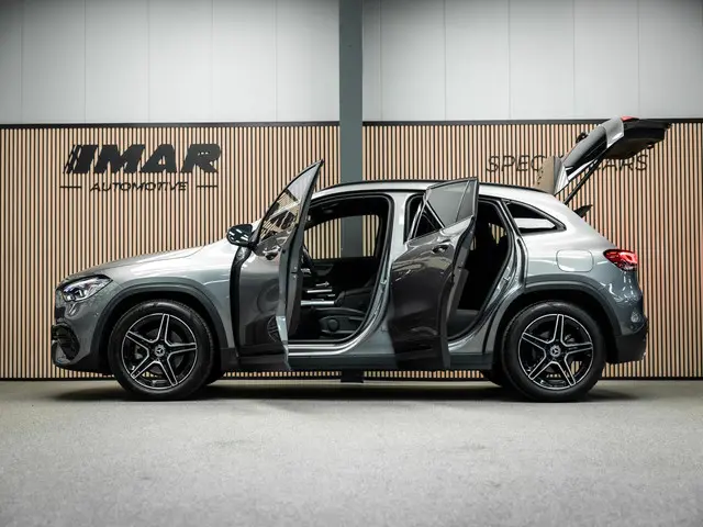 Mercedes-Benz GLA 200 AMG Line 2023 Benzine 10