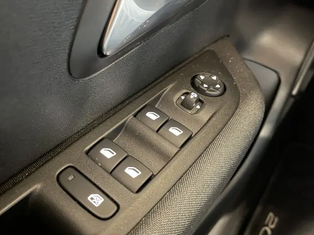 Peugeot 208 1.2 PureTech Active Pack 2021 Benzine 25