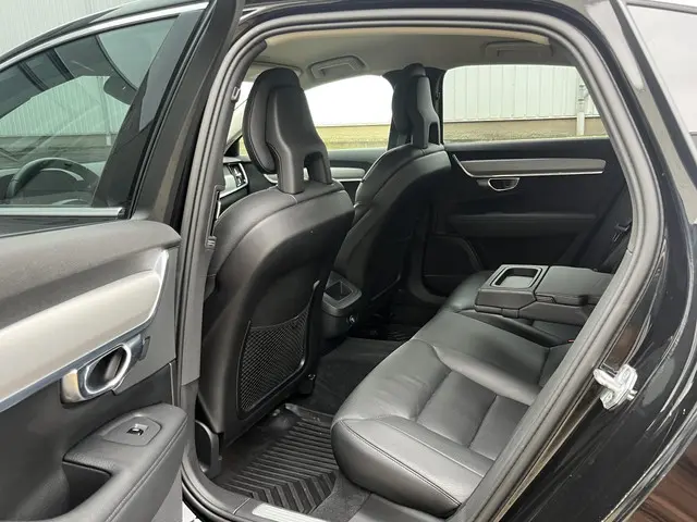 Volvo S90 2.0 T4 Inscription 2018 Benzine 19