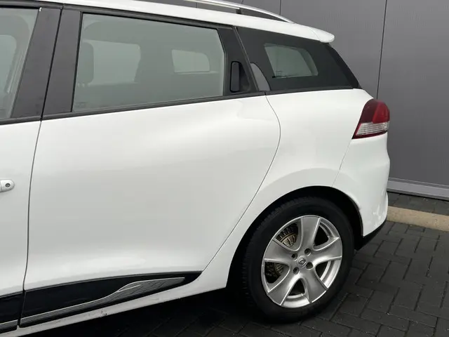 Renault Clio Estate 0.9 TCe Expression 2016 Benzine 13