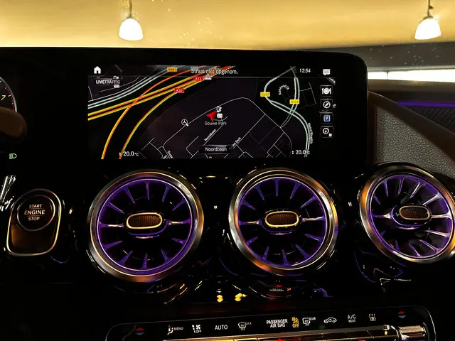 Mercedes-Benz GLA 250 e AMG Line 2023 Hybride Benzine 27