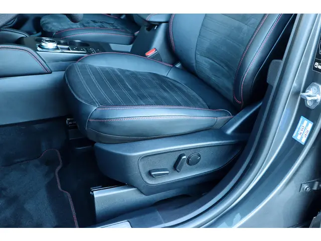 Ford Kuga 2.5 PHEV ST-Line X 2022 Hybride Benzine 23