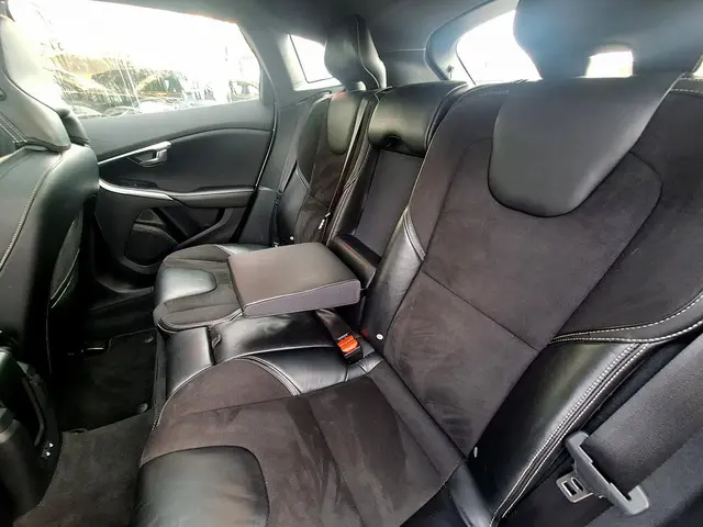 Volvo V40 1.6 T4 R-Design Automaat 2013 Benzine 45