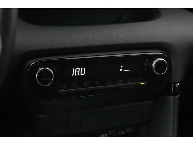 Toyota Yaris 1.5 Hybrid 115 Active 2024 Hybride Benzine 18