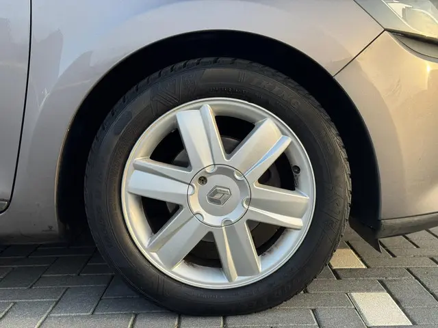 Renault Clio Estate 1.5 dCi ECO Expression 2013 Diesel 9