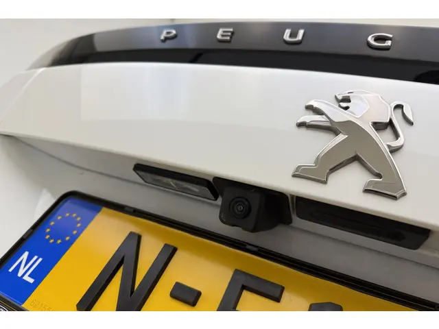 Peugeot 2008 1.2 PureTech 130pk GT-Line 2020 Benzine 15