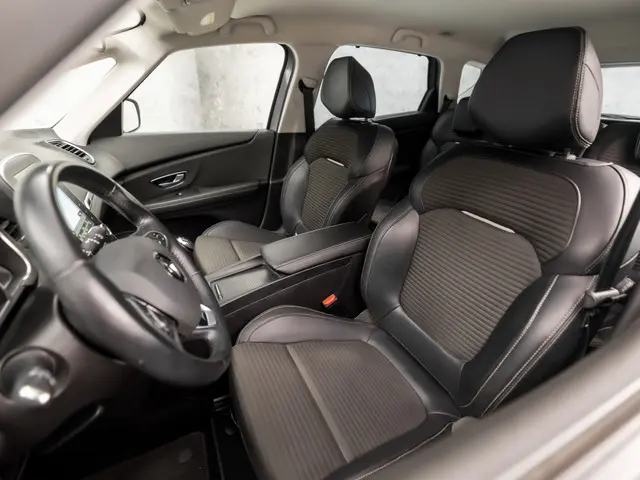 Renault Scénic 1.2 TCe Sport Collection 2017 Benzine 12