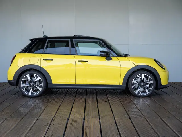 MINI 5-Deurs C 2025 Benzine 4