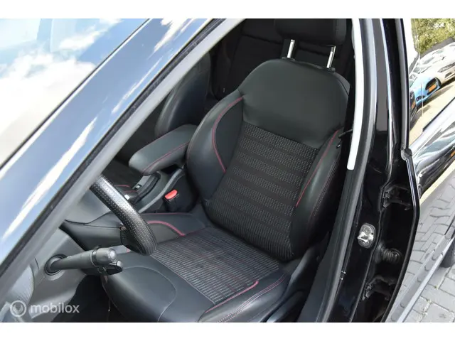 Peugeot 2008 1.2 GT-line | Pano | Clima | 2017 Benzine 9