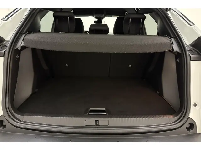 Peugeot 2008 1.2T Style 2023 Benzine 10