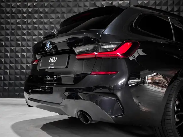 BMW 3 Serie Touring 330e M Sport 2022 Hybride Benzine 6