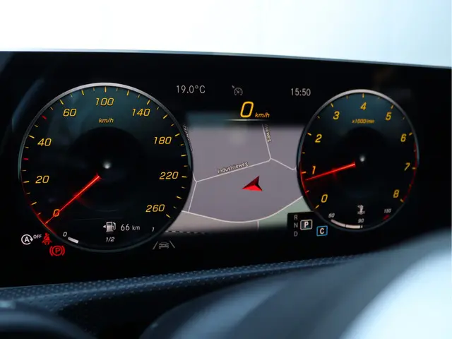 Mercedes-Benz A-Klasse 200 AMG-line 2019 Benzine 39