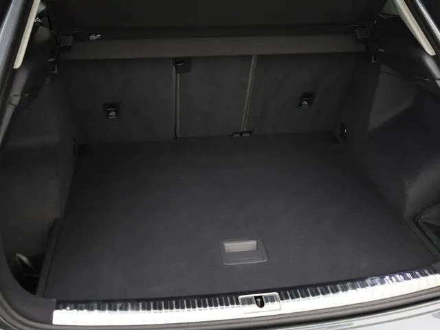 Audi Q3 35 TFSI/150PK S Line 2024 Benzine 26