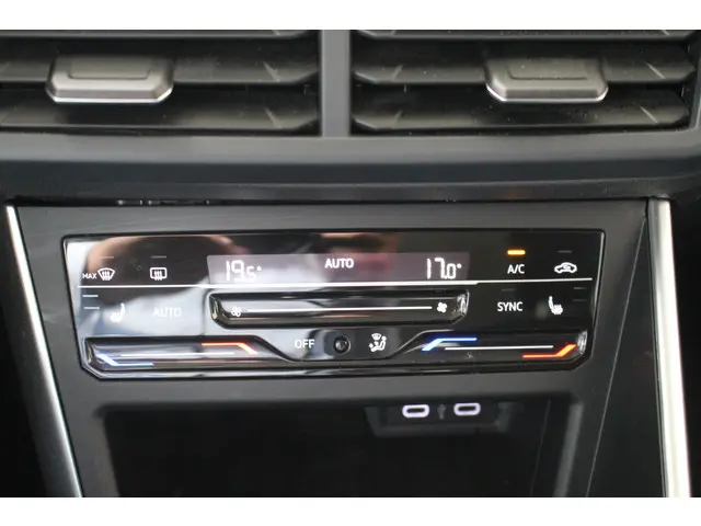 Volkswagen Polo 1.0 TSI Life Business 2022 Benzine 16