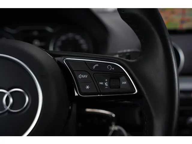 Audi Q2 35 TFSI epic 2020 Benzine 24
