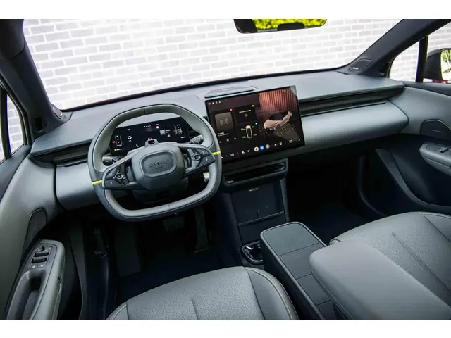 Lynk & Co 02 More 66 kWh 2026 Elektrisch 15