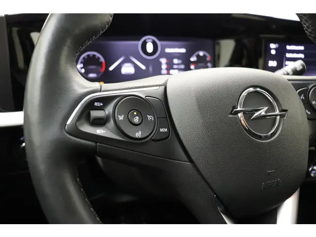 Opel Mokka 1.2 Turbo Business Elegance 2021 Benzine 32