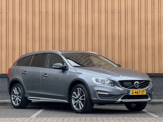 Volvo V60 Cross Country 2.0 T5 Summum 2016 Benzine 3