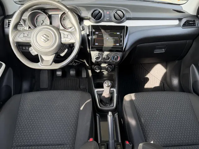 Suzuki Swift 1.2 Select Smart Hybrid 2022 Benzine 3