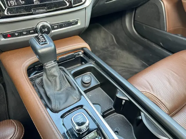 Volvo V90 2.0 T4 Business Luxury+ 2020 Benzine 26