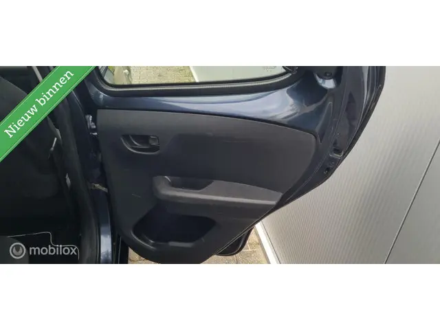 Peugeot 108 1.0 VTi Active AUTOMAAT/5DEURS 2014 Benzine 10