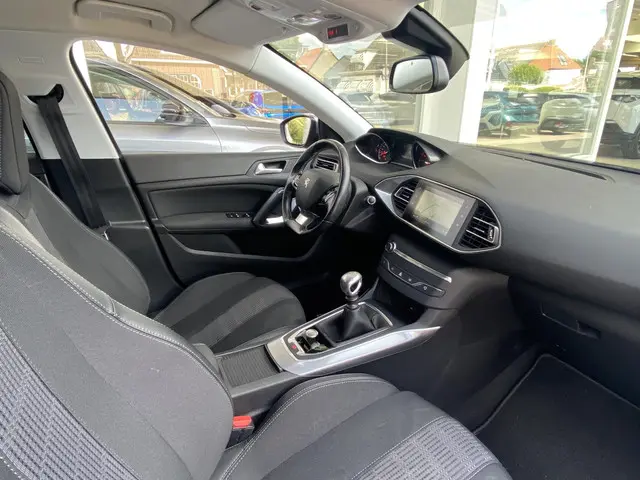 Peugeot 308 1.2T 130pk Tech Edition 2018 Benzine 9