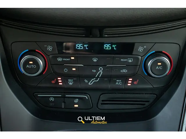 Ford C-MAX 1.5 Titanium 2015 Benzine 12