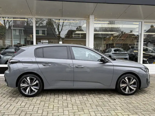 Peugeot 308 1.2T 130pk Allure Pack 2023 Benzine 2