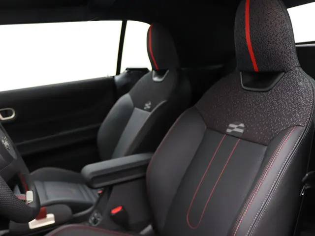 MINI Cabrio C 2026 Benzine 12