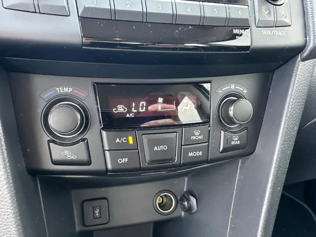 Suzuki Swift 1.2 Summer EASSS 2012 Benzine