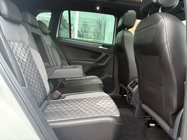 Volkswagen Tiguan 1.5 TSI R-Line Pano 2022 Benzine 13