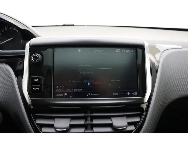 Peugeot 2008 1.2 PureTech Allure 2019 Benzine 26