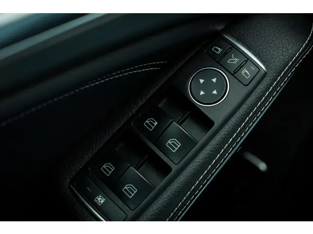 Mercedes-Benz GLA 250 4Matic 2015 Benzine 15