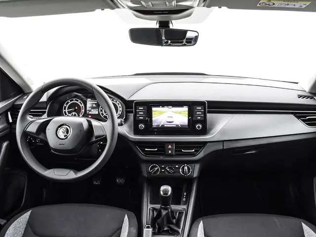 Škoda Kamiq 1.0 TSI 110pk Active 2023 Benzine 25