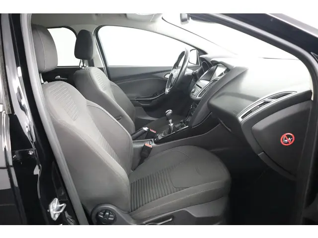 Ford Focus Wagon 1.5 Titanium Edition 2015 Benzine 11