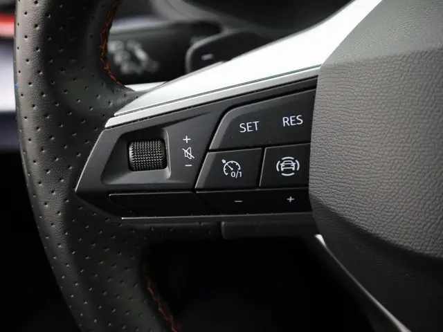 SEAT Arona 1.5TSI/150PK EVO FR DSG 2023 Benzine 24