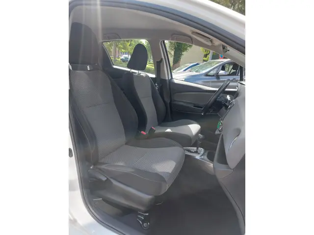 Toyota Yaris 1.5 Hybrid Aspiration 2017 Hybride Benzine 13