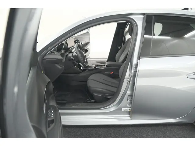 Peugeot 208 PureTech 100 Allure 2024 Benzine 29