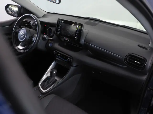 Toyota Yaris 1.5 Hybrid Dynamic 2021 Hybride Benzine 19