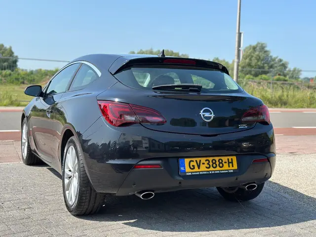 Opel Astra GTC 1.6 Turbo Sport nette staat ! 2015 Benzine 4
